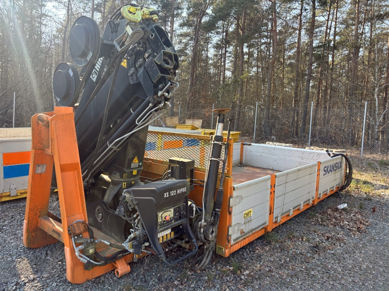 CMT lastväxlarflak med HIAB kran stulet i Hässleholm