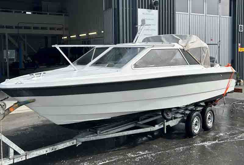 Flipper 640 HT med 200 Hk Yamaha stulen i Saltsjö-Duvnäs, Stockholm 