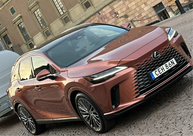 Brun metallic Lexus RX 450H AWD + stulen i Sollentuna