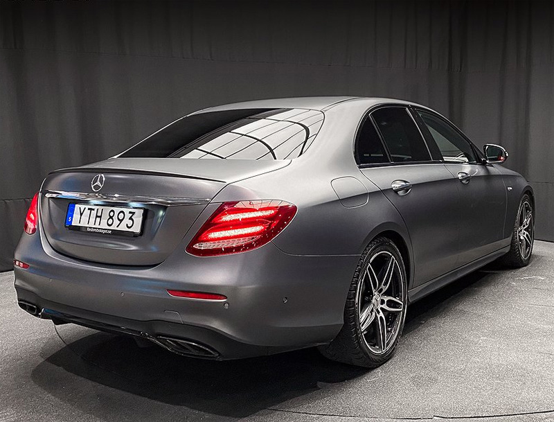 Grå metallic Mercedes Benz AMG E43 4Matic stulen i Eneby, Bromma, Stockholm