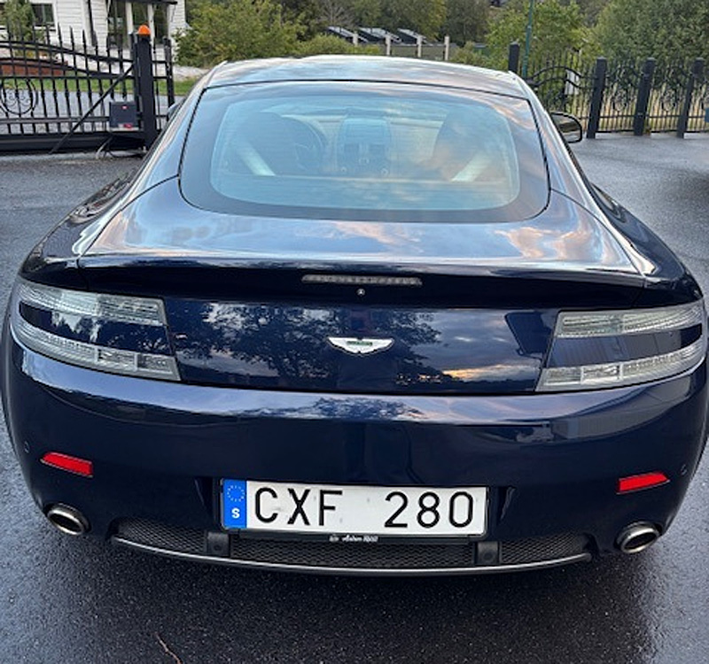 Blå metallic Aston Martin V8 Vantage stulen/bedrägeri Stockholm-Malmö