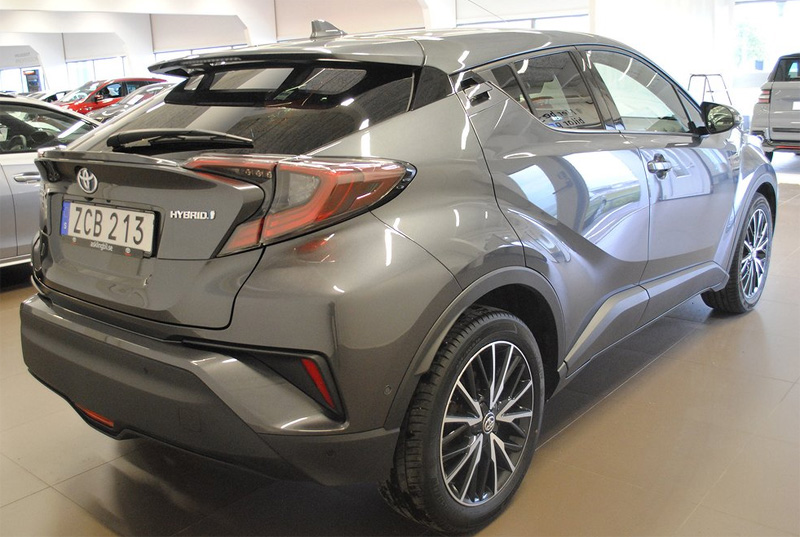 Grå metallic Toyota C-HR Executive stulen i Linköping