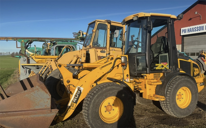 Gul hjullastare JCB 409 ZX och röd fyrhjuling Honda TRX 650 FA stulna i Mörarp öster om Helsingborg