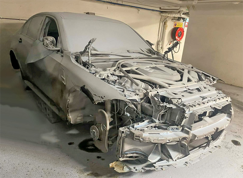 Vit BMW M3 CS slaktad i Råsunda, Solna