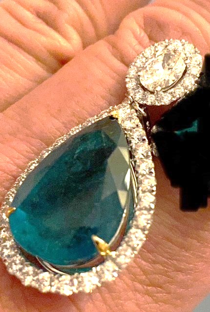 Polisen i Stockholm söker information om exklusiva smycken