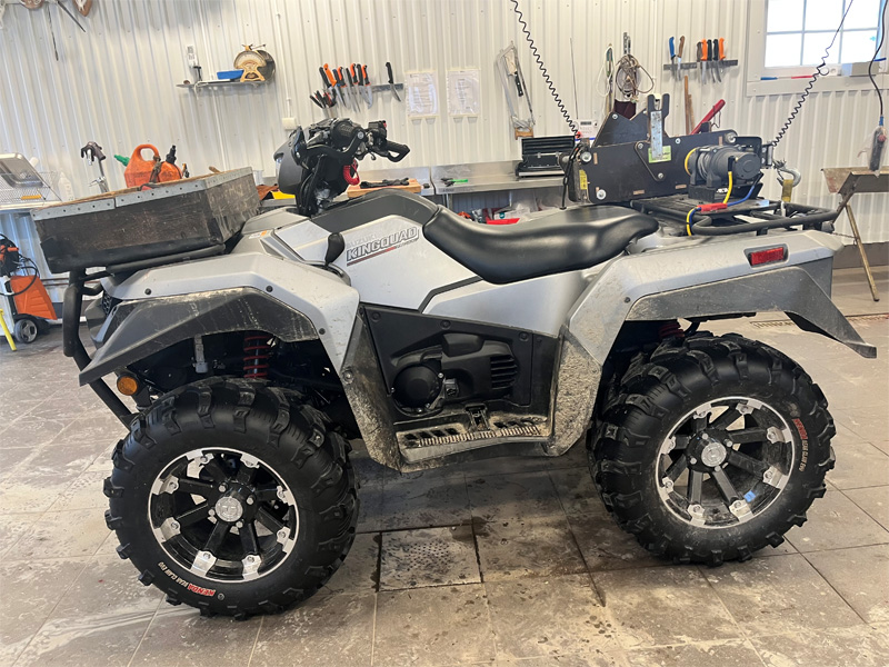 Fyrhjuling Suzuki LT-A 750 XPZS King Quad stulen strax söder om Sollebrunn