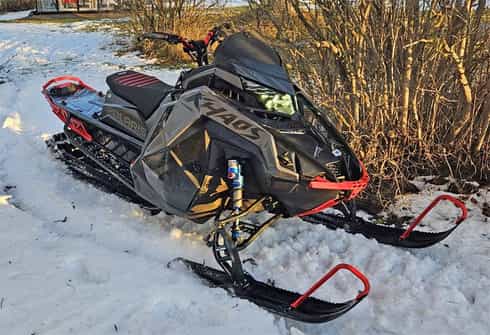 Snöskoter Polaris 850 RMK Khaos 146 stulen i Månsåsen, söder om Hallen