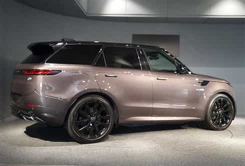 Grå metallic Land Rover Range Rover Sport P440e Dynamic stulen i Näsbypark, Täby