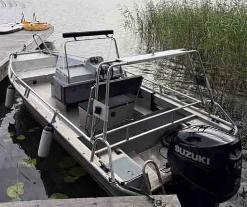 Master 540 med 115 hk Suzuki stulen i Bro, Stockholm 