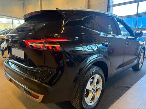 Svart Nissan Qashqai stulen i Akalla, Stockholm