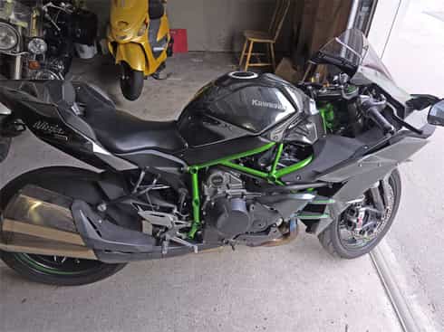 Svart Kawasaki Ninja H2 stulen i Mölndal