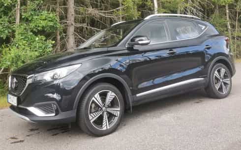Svart MG ZS EV (elbil) stulen i Borås