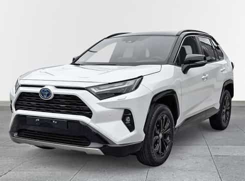 En vit Toyota RAV4 stulen i Upplands Väsby