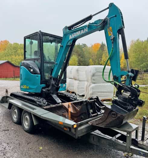 Minigrävare Airman AX 26U-7 stulen mellan Västerås och Kolbäck