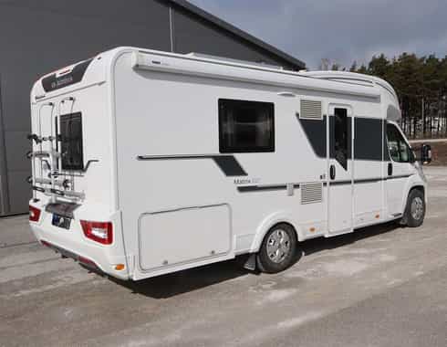 Vit halvintegrerad husbil Fiat Adria Matrix 670 SLT stulen i Ulricehamn