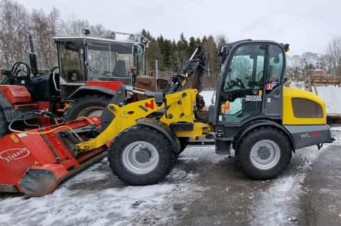 Gul hjullastare Wacker Neuson WL52 stulen i Danderyd