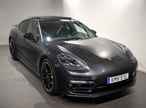 Mörkgrå metallic Porsche Panamera Turbo S stulen i Varberg